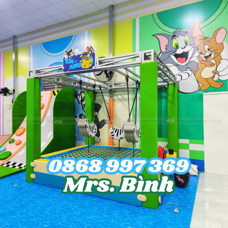 BỘ NGỰA NHÚN VẬN ĐỘNG TRONG KHU VUI CHƠI 