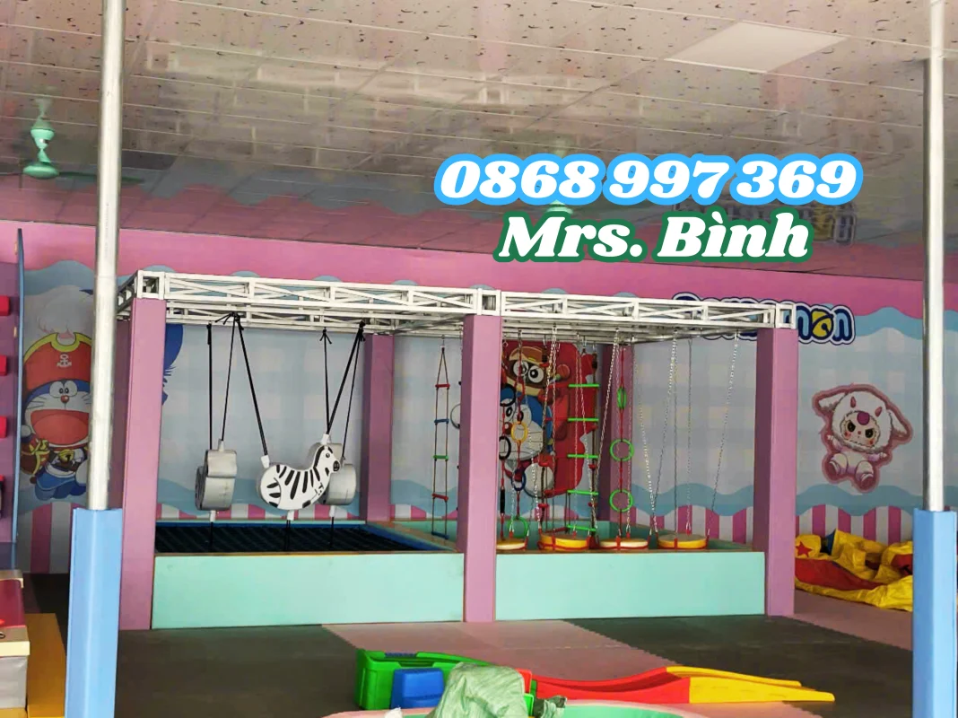 BỘ NGỰA NHÚN VẬN ĐỘNG TRONG KHU VUI CHƠI 