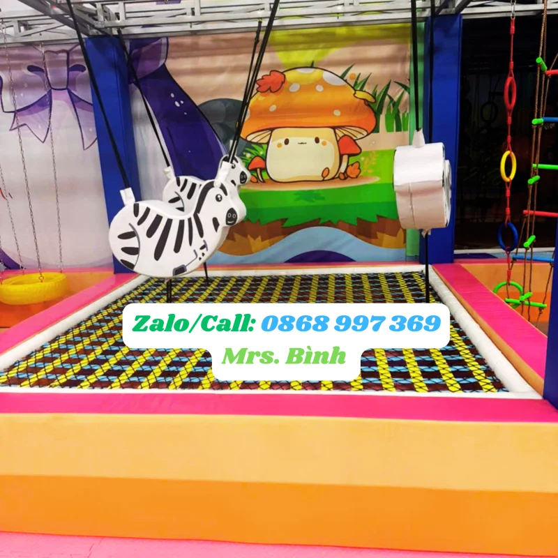 BỘ NGỰA NHÚN VẬN ĐỘNG TRONG KHU VUI CHƠI 